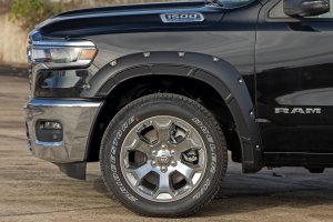 Ram 1500 Fender Flares - Rough Country - Defender - Gloss Black - 2025+